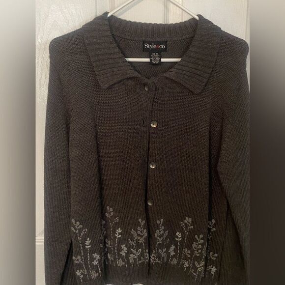 - New women’s style and‎ co button down sweater size medium - Picture 1 of 8